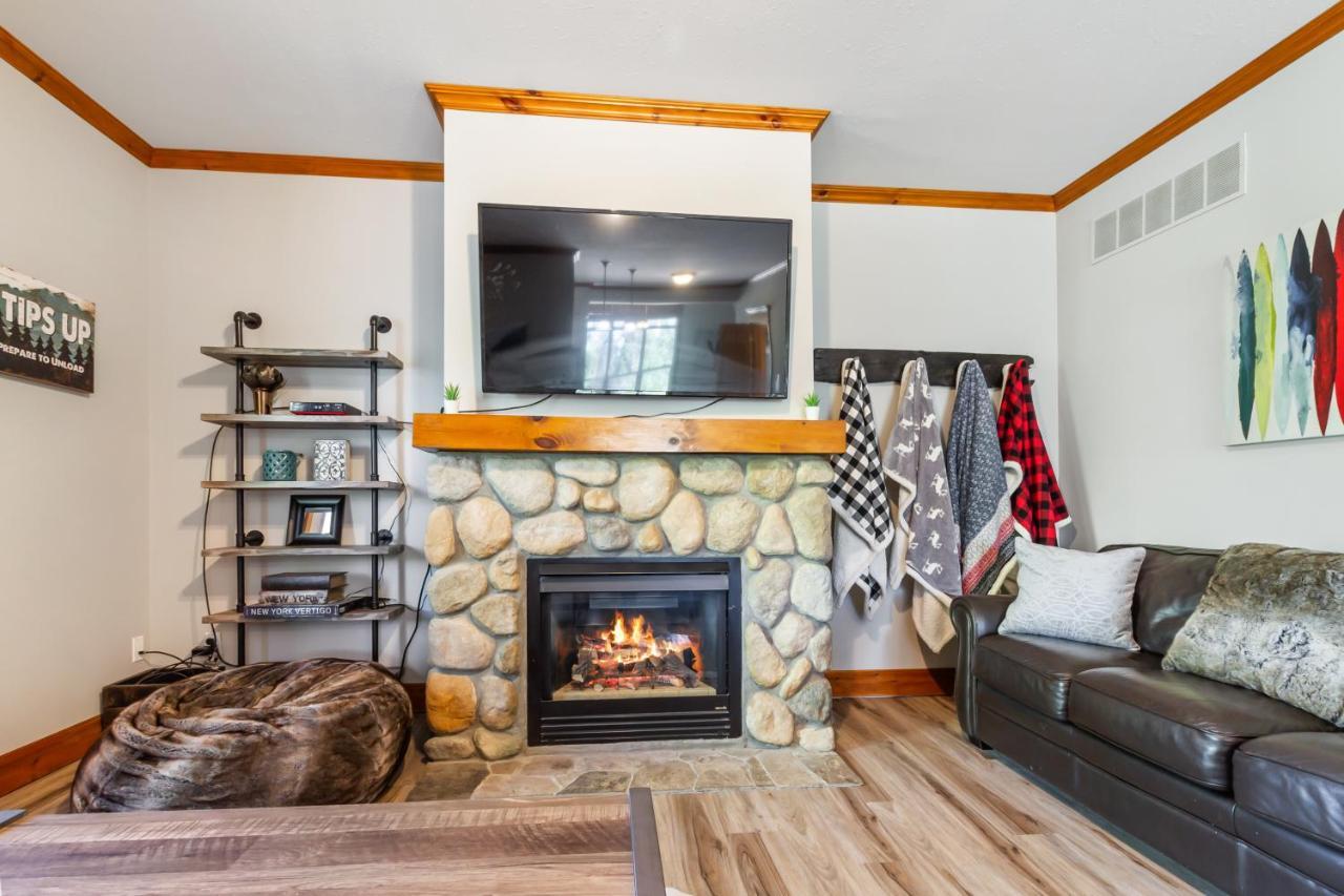 Blue Mountain 3 Bedroom Dream Chalet 81590 コリングウッド エクステリア 写真